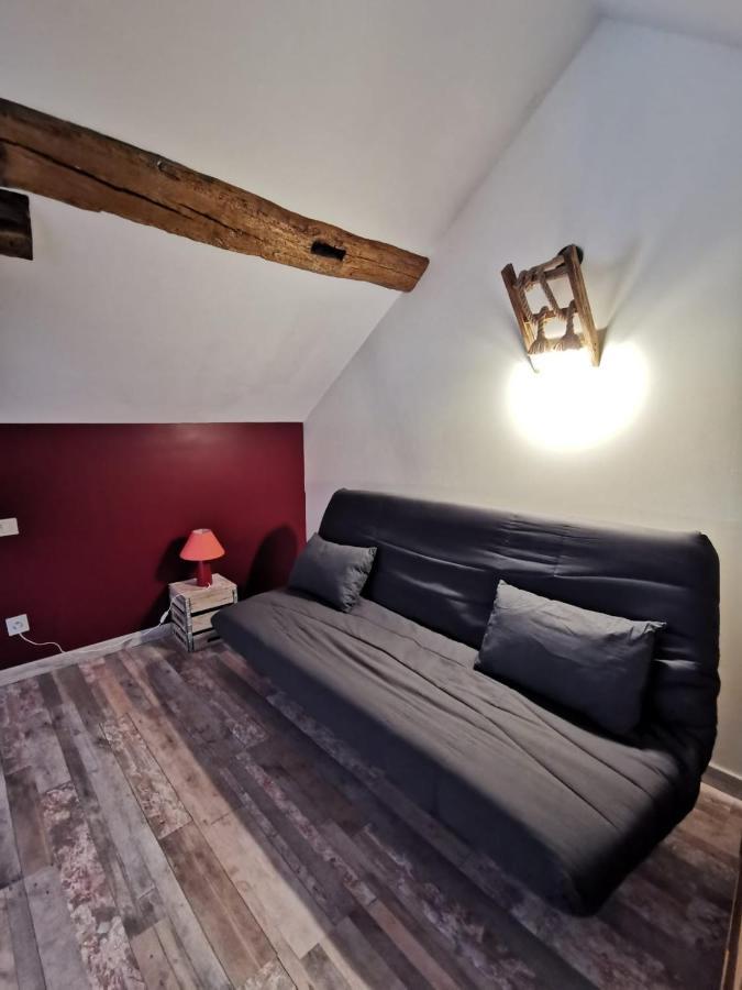 Gites Les Ecuries Saserang Mouilleron Exteriör bild